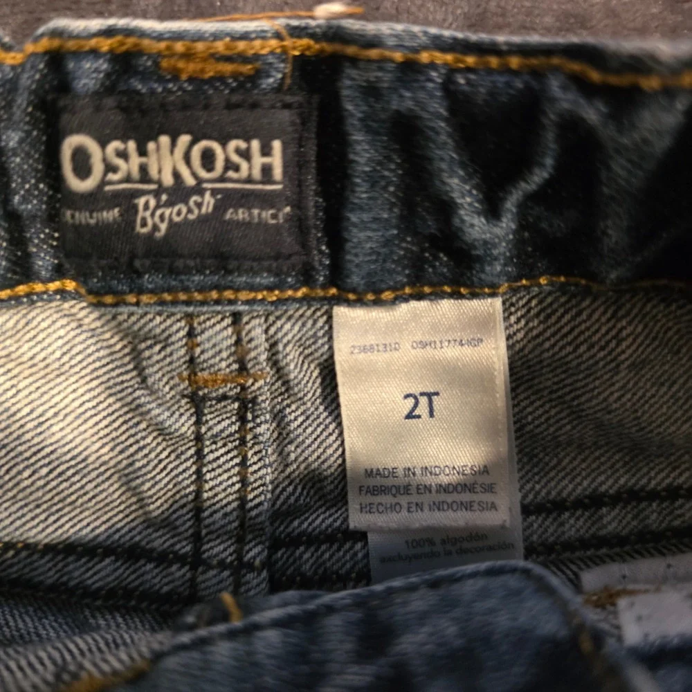 OshKosh B'gosh Boys 2T Distressed Denim Cut Off Shorts Medium Wash Blue